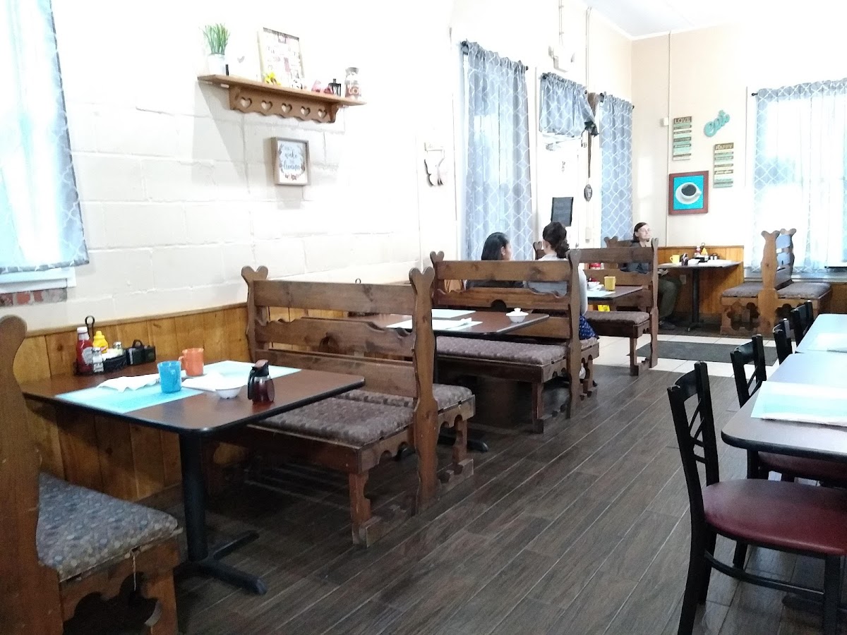 Wellborn's Country Charm